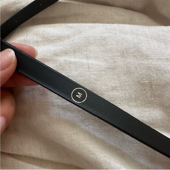 New J. Crew Italian Leather Skinny Belt Size M Black Genuine Leather 41” main image 4